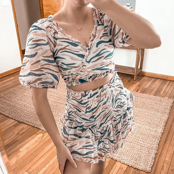 Saylor Teryn Smocked Printed Boho Puff Sleeve V Neck Two Piece Skirt Set S/M - Picture 1 of 9
